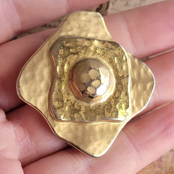 Brooch Women Vintage Pin Modernist Gold Tone Hammered Abstract Brooch - Picture 2 of 10